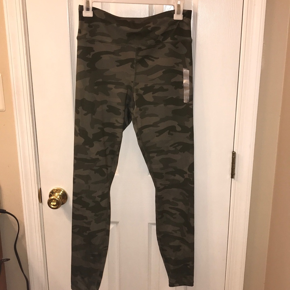Forever21 Camo workout legging